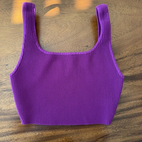 Aritzia Babaton Purple Ribbed Cropped Women's Tank TopSize M - Picture 1 of 4